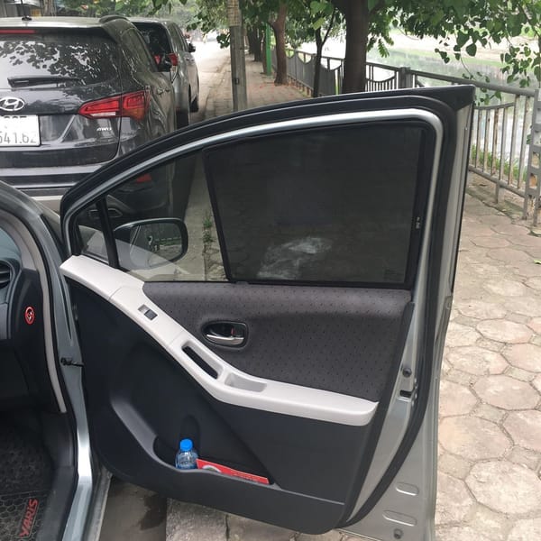 TOYOTA YARIS HATCHBACK 2007-2012 custom-fit car window sun shades — photo 2