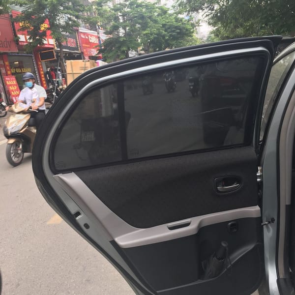 TOYOTA YARIS HATCHBACK 2007-2012 custom-fit car window sun shades — photo 3