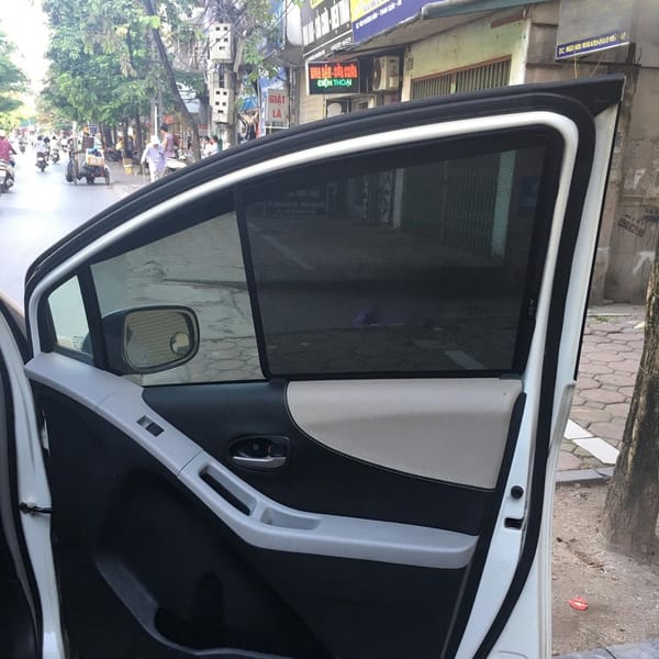 TOYOTA YARIS HATCHBACK 2007-2012 custom-fit car window sun shades — photo 6