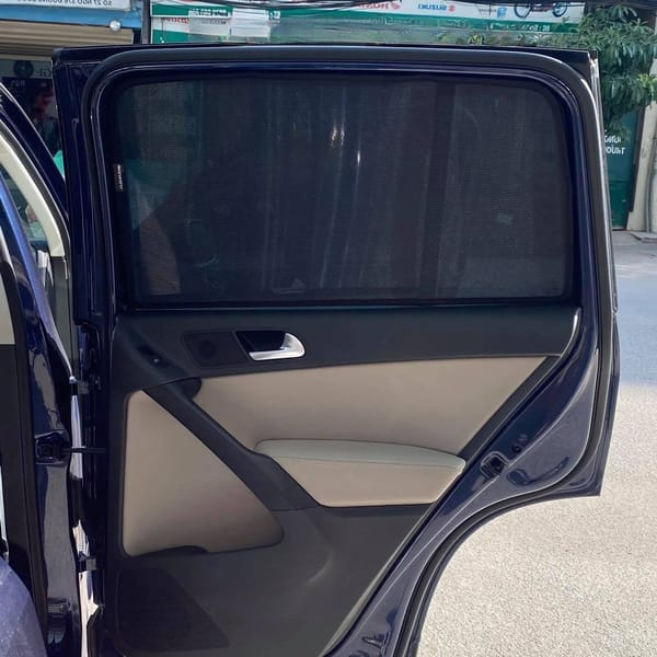 VOLKSWAGEN TIGUAN 2009-2017 custom-fit car window sun shades — photo 1