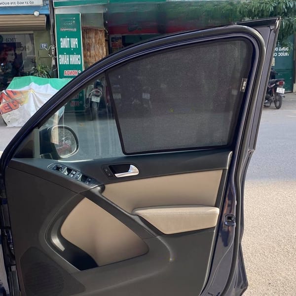 VOLKSWAGEN TIGUAN 2009-2017 custom-fit car window sun shades — photo 2