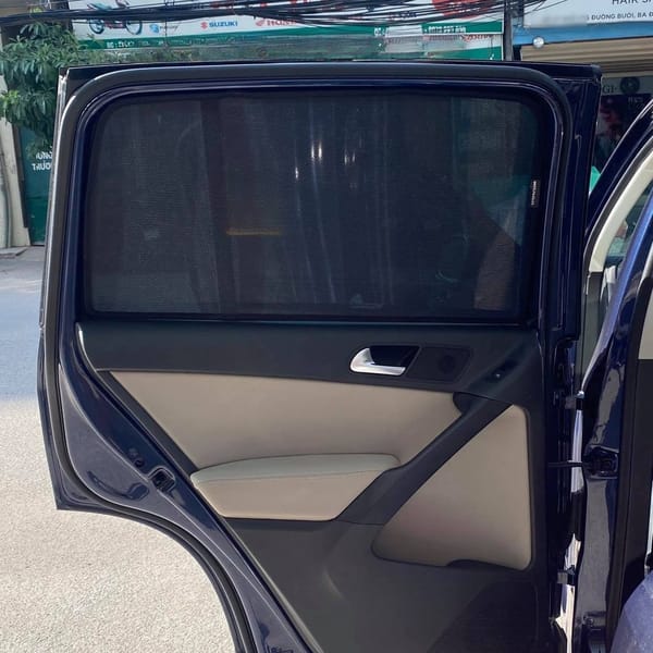 VOLKSWAGEN TIGUAN 2009-2017 custom-fit car window sun shades — photo 3