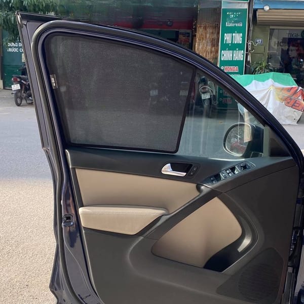 VOLKSWAGEN TIGUAN 2009-2017 custom-fit car window sun shades — photo 4