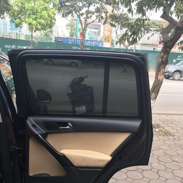 VOLKSWAGEN TIGUAN 2009-2017 custom-fit car window sun shades — photo 5
