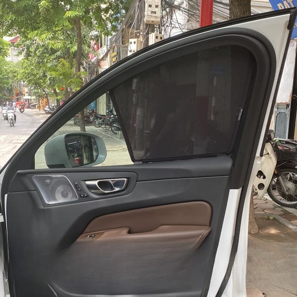 VOLVO XC60 custom-fit car window sun shades — photo 8