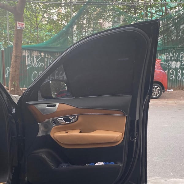 VOLVO XC90 custom-fit car window sun shades — photo 2
