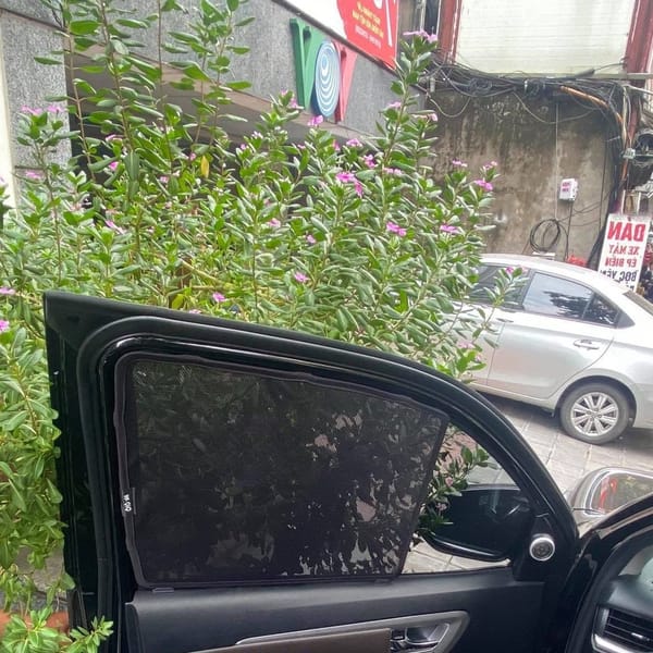 ZOTYE Z8 custom-fit car window sun shades — photo 7