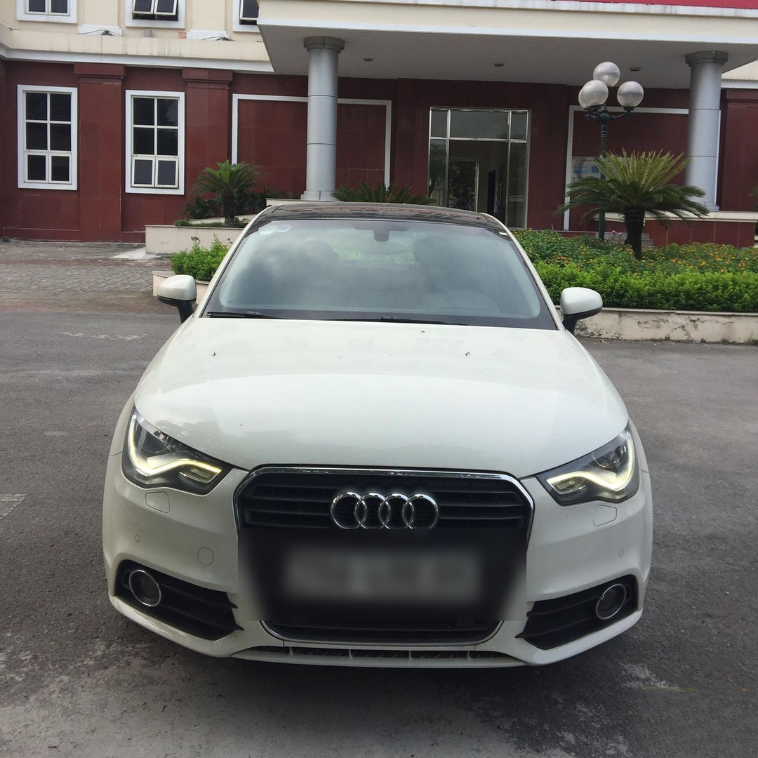 AUDI A1 Sportback 2012–2018 custom-fit car window sun shades — photo 1
