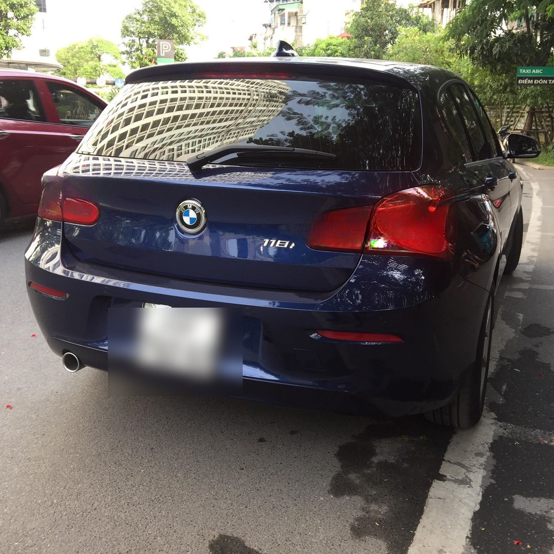 BMW 118i custom-fit car window sun shades — photo 4