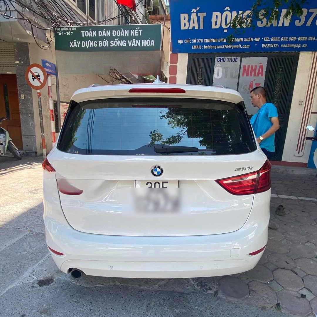 BMW 218i 7 seats custom-fit car window sun shades — photo 4