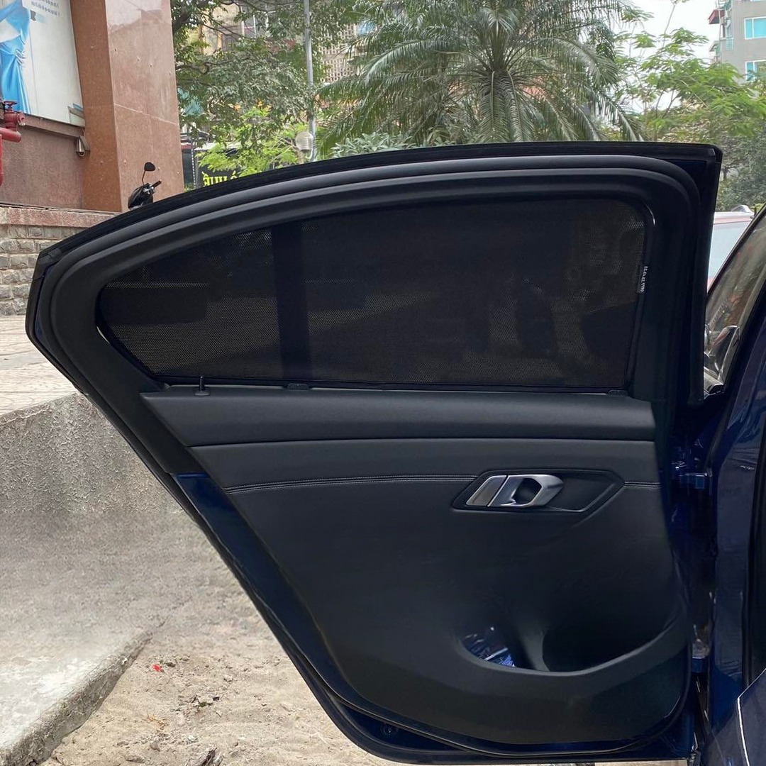 BMW 320i G20 2019-2025 custom-fit car window sun shades — photo 2