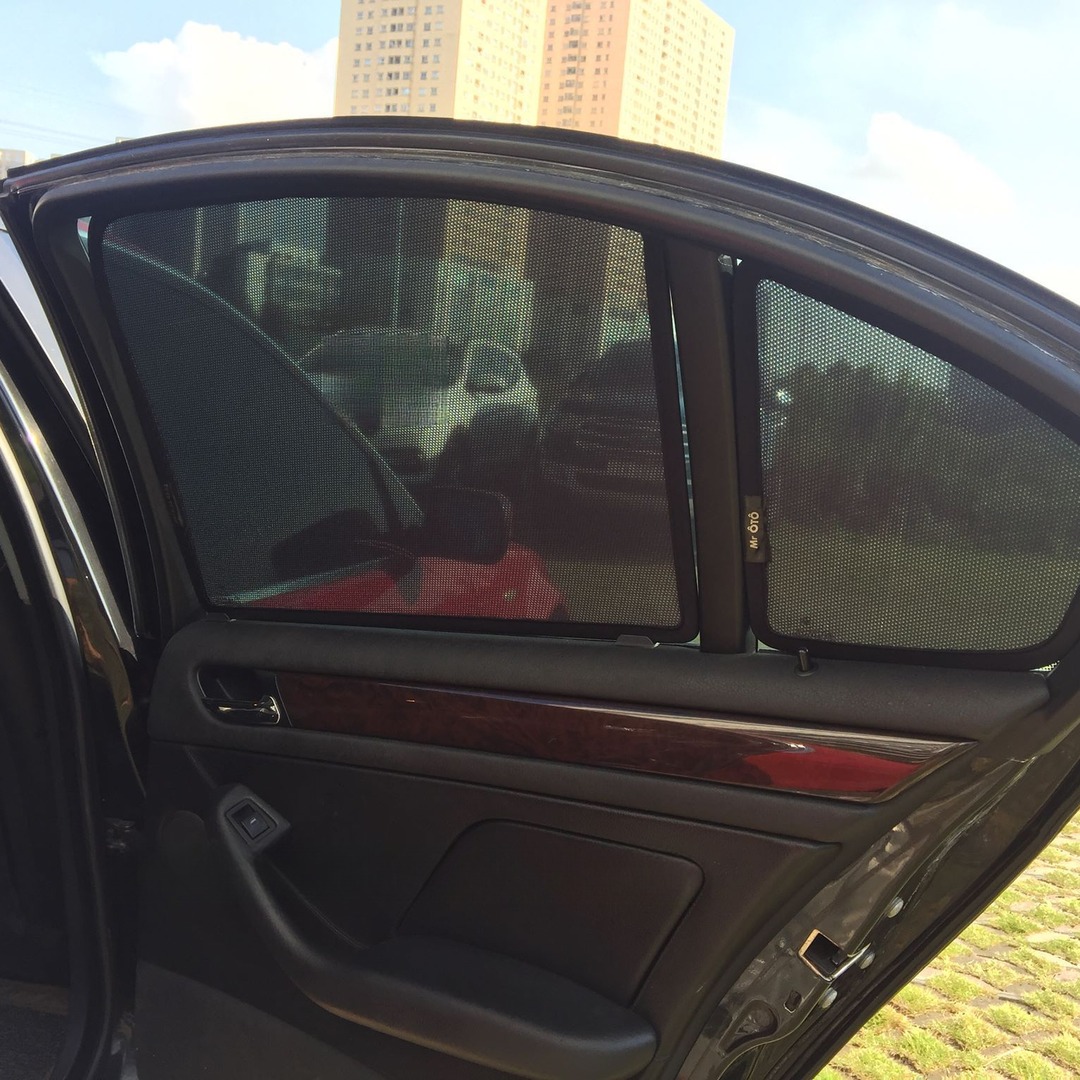 BMW 325i E46 car window sun shades — photo 5