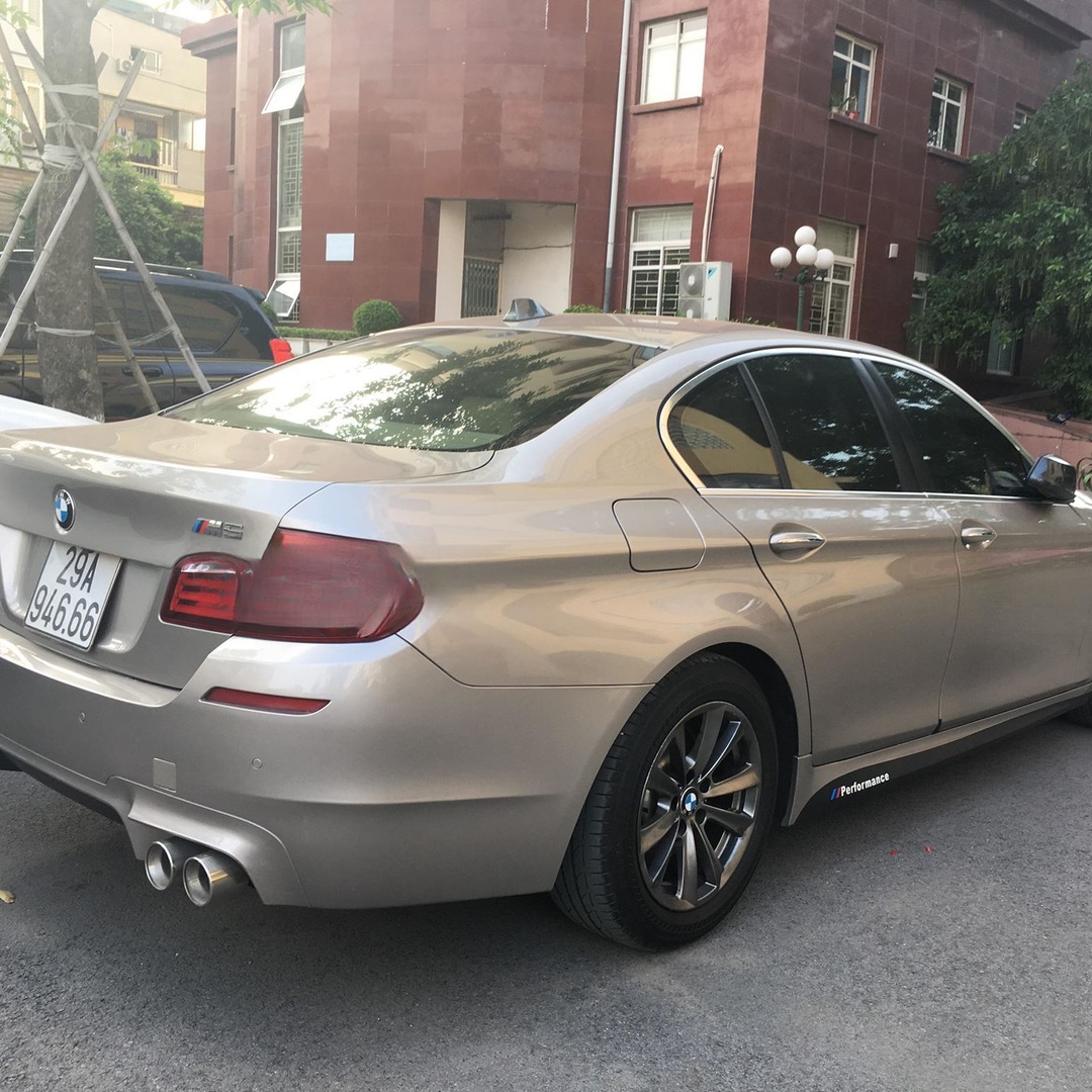 BMW 520i 2010-2017 car window sun shades — photo 8