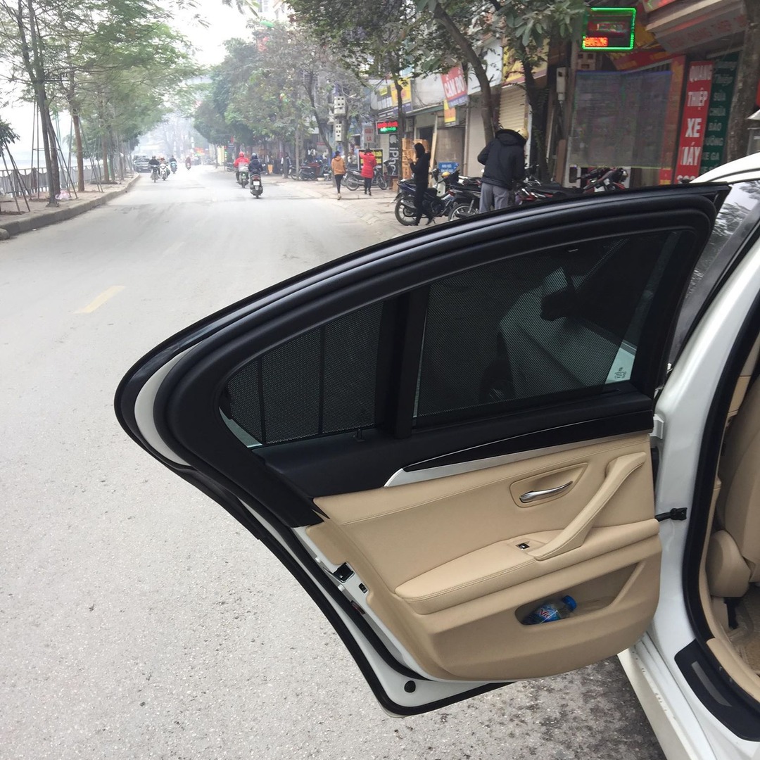 BMW 520i 2010-2017 car window sun shades — photo 3