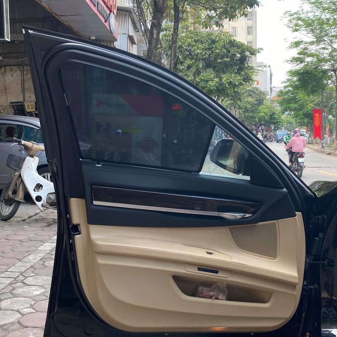 BMW 730i custom-fit car window sun shades — photo 6