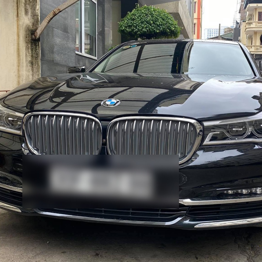 BMW 730i custom-fit car window sun shades — photo 8