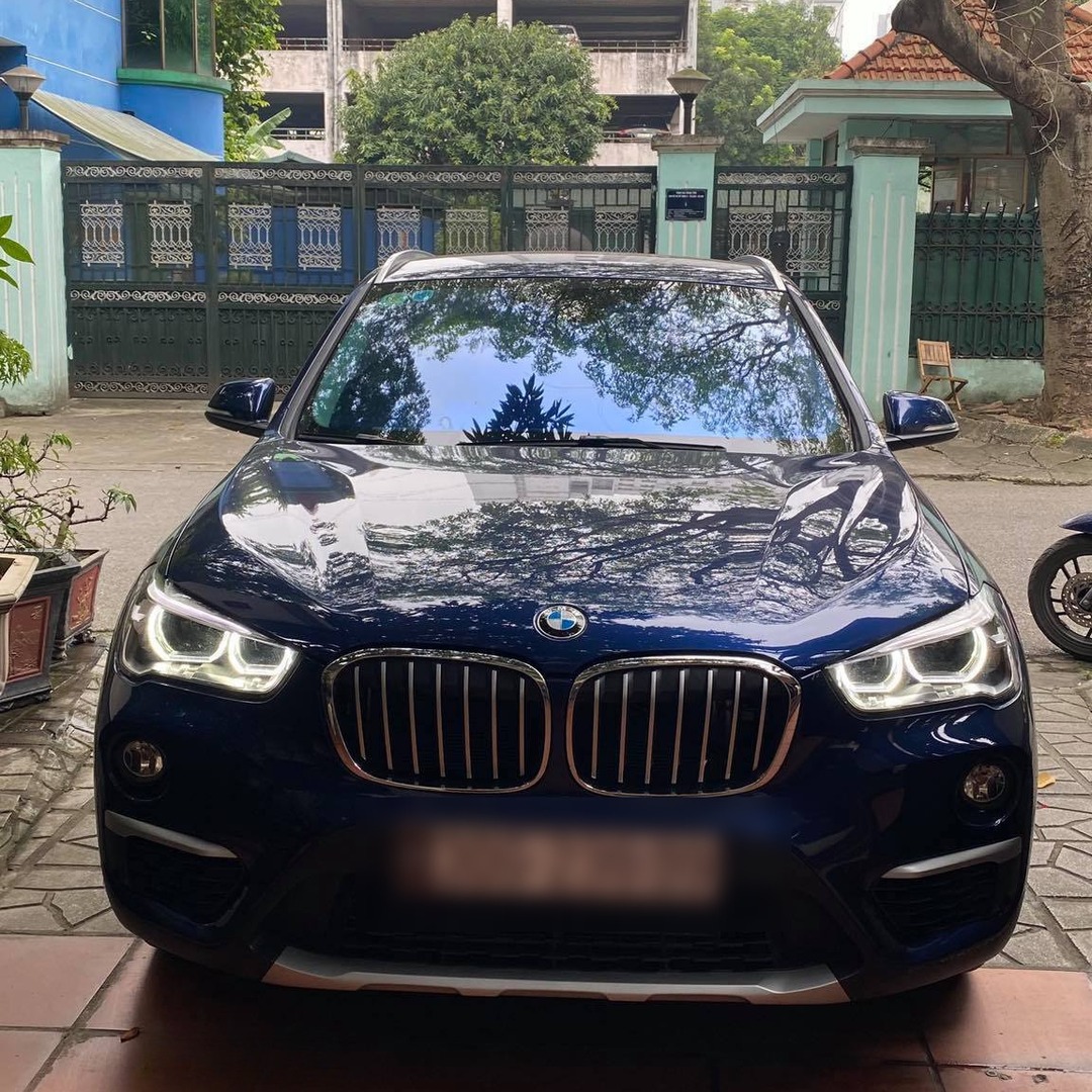 BMW X1 2023-2026 custom-fit car window sun shades — photo 1