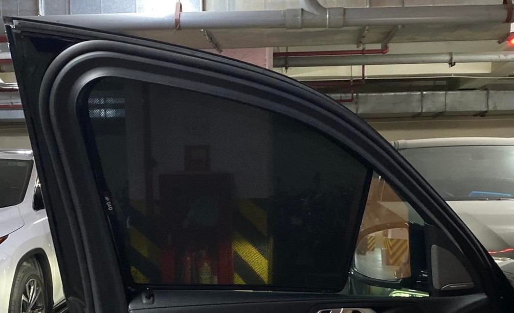 BMW X5 G05 SUV 2019-2026 car window sun shades — photo 2