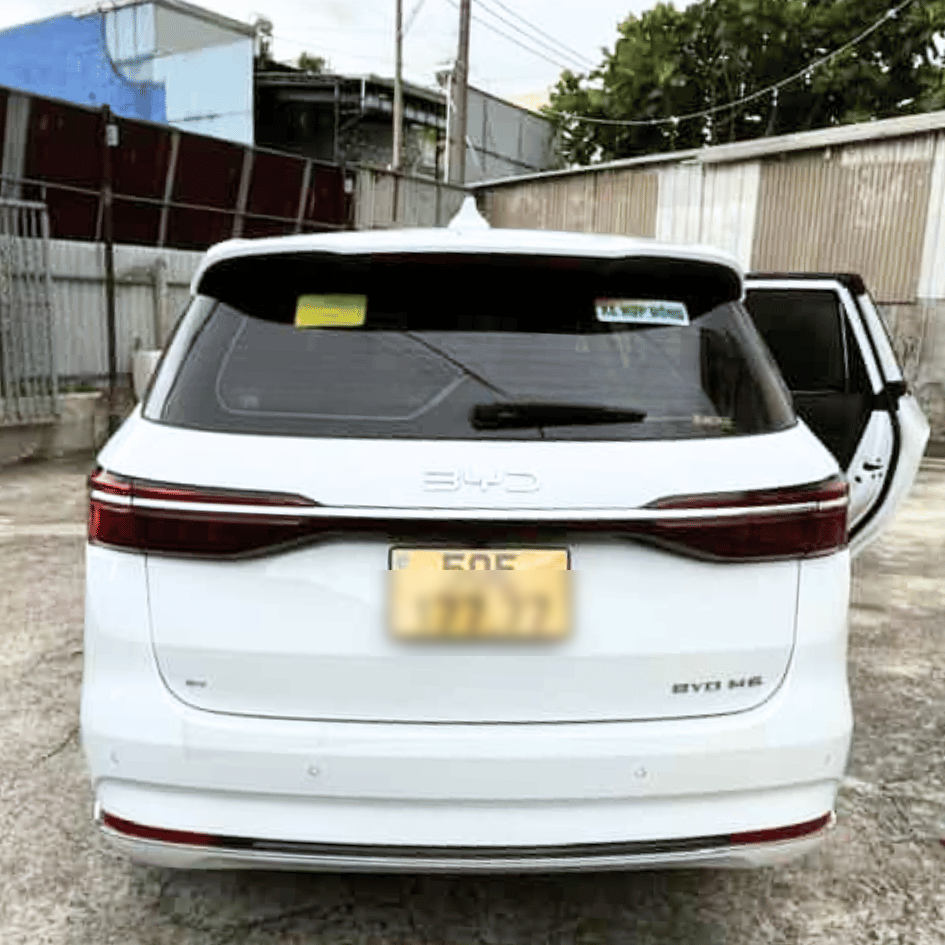 BYD M6 custom-fit car window sun shades — photo 3