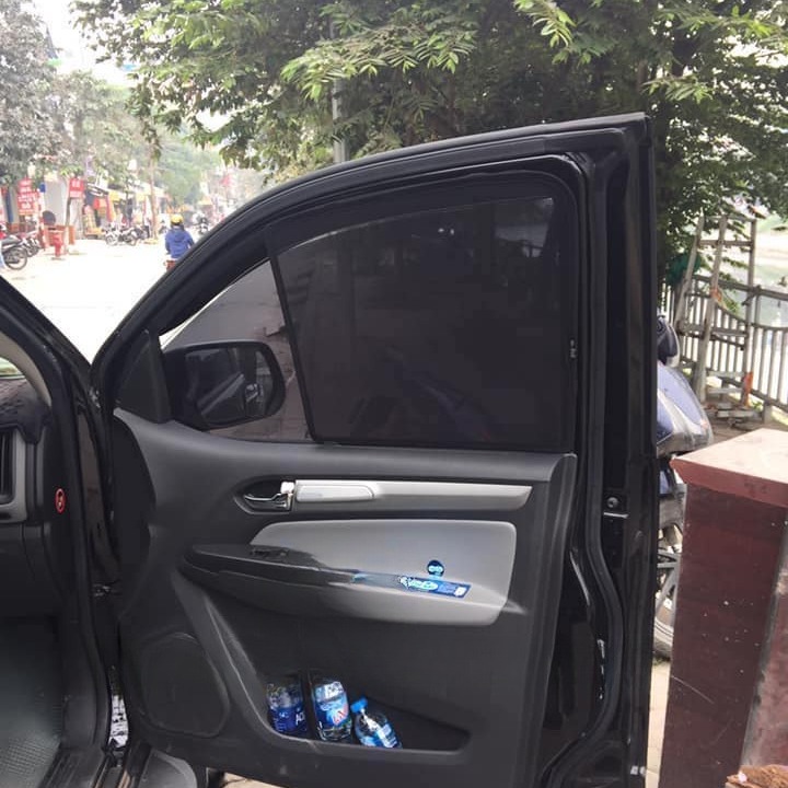 CHEVROLET COLORADO custom-fit car window sun shades — photo 3