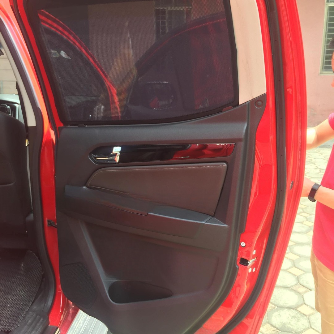 CHEVROLET COLORADO custom-fit car window sun shades — photo 8