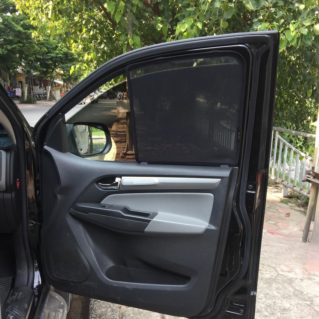 CHEVROLET COLORADO custom-fit car window sun shades — photo 24