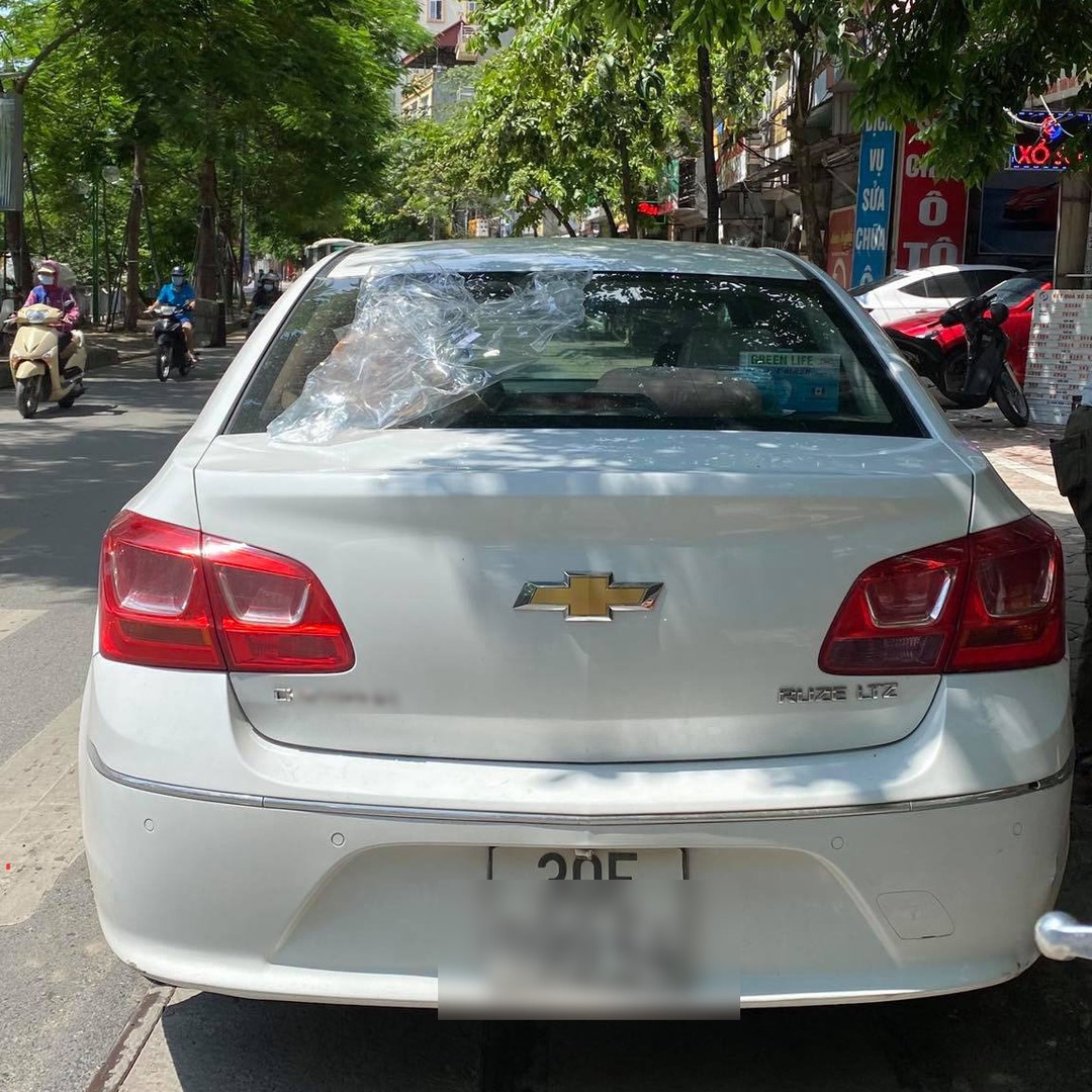 CHEVROLET CRUZE 2016-2020 custom-fit car window sun shades — photo 4