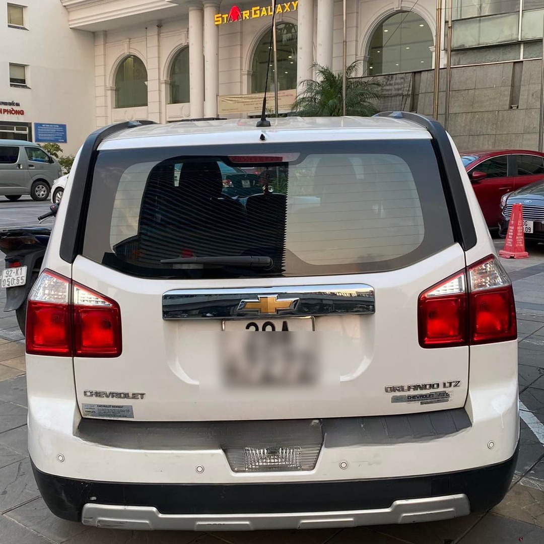 CHEVROLET ORLANDO custom-fit car window sun shades — photo 4