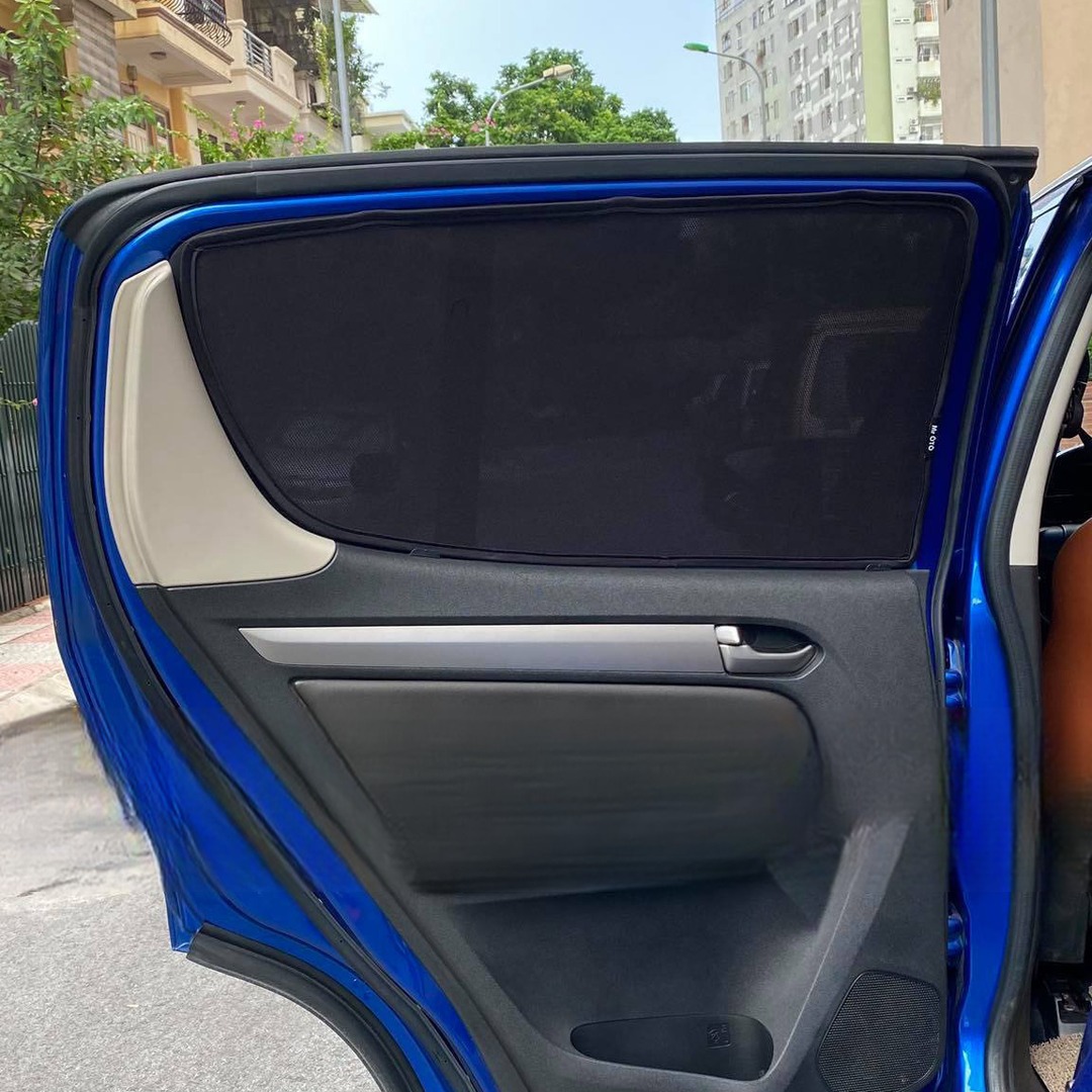 CHEVROLET TRAILBLAZER custom-fit car window sun shades — photo 2