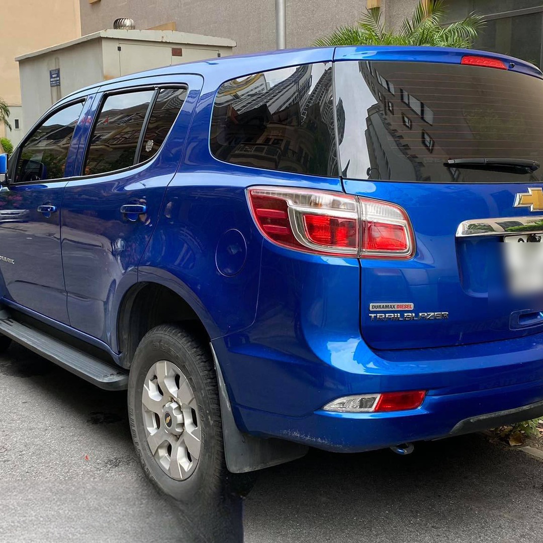 CHEVROLET TRAILBLAZER custom-fit car window sun shades — photo 4