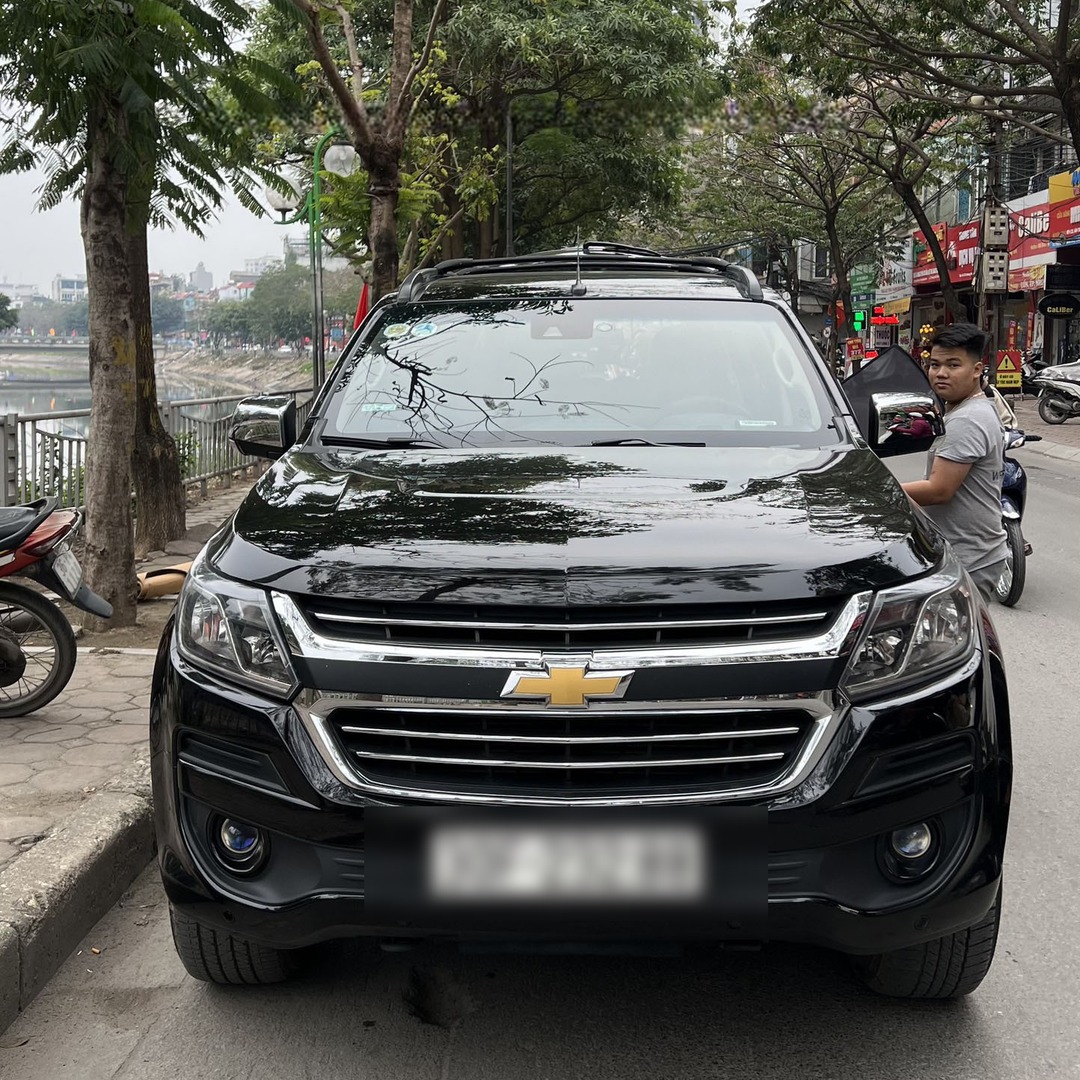 CHEVROLET TRAILBLAZER custom-fit car window sun shades — photo 7