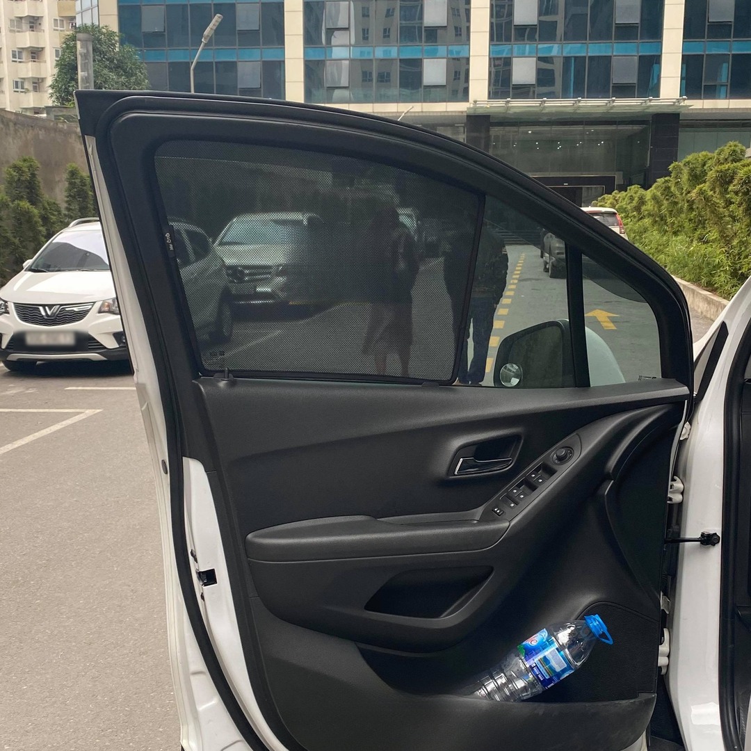 CHEVROLET TRAX custom-fit car window sun shades — photo 3