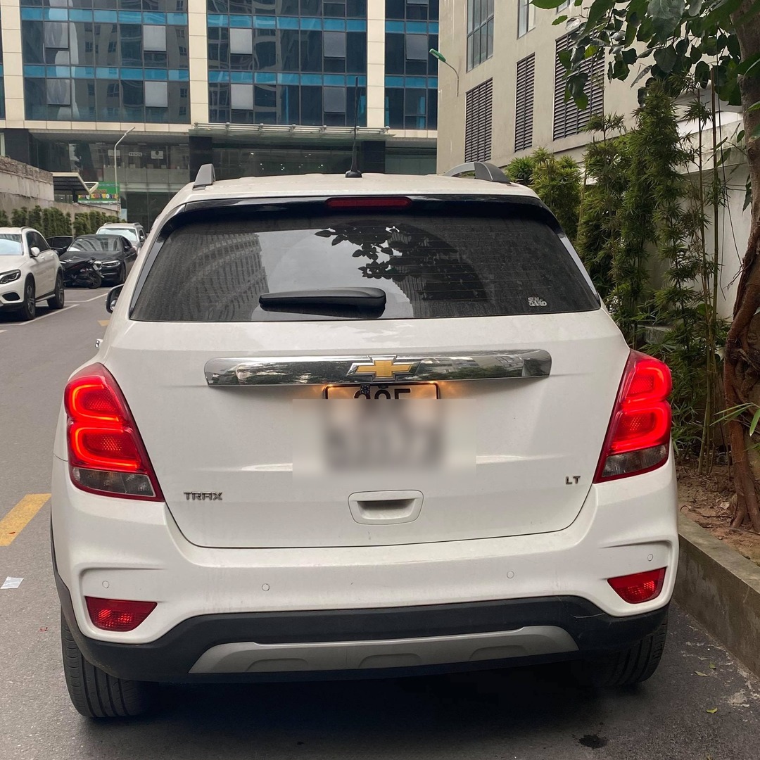CHEVROLET TRAX custom-fit car window sun shades — photo 4