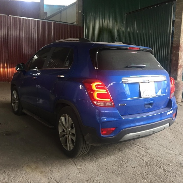 CHEVROLET TRAX custom-fit car window sun shades — photo 10