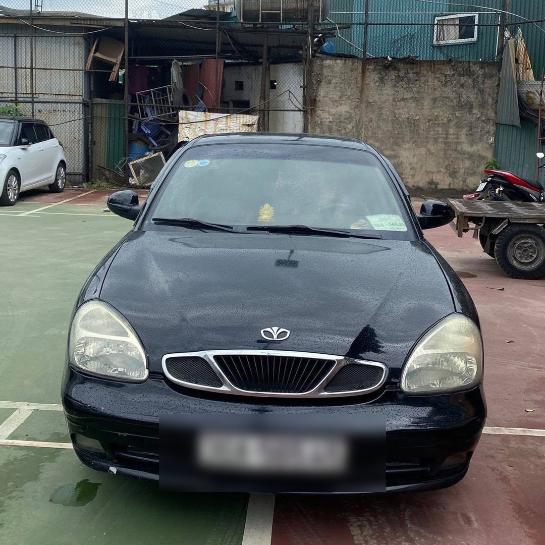 DAEWOO NUBIRA custom-fit car window sun shades — photo 1