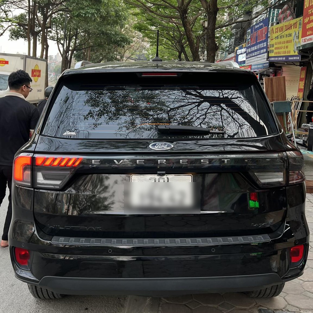 FORD EVEREST 2023-2025 custom-fit car window sun shades — photo 4