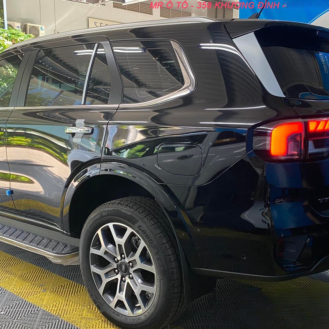 FORD EVEREST 2023-2025 custom-fit car window sun shades — photo 10