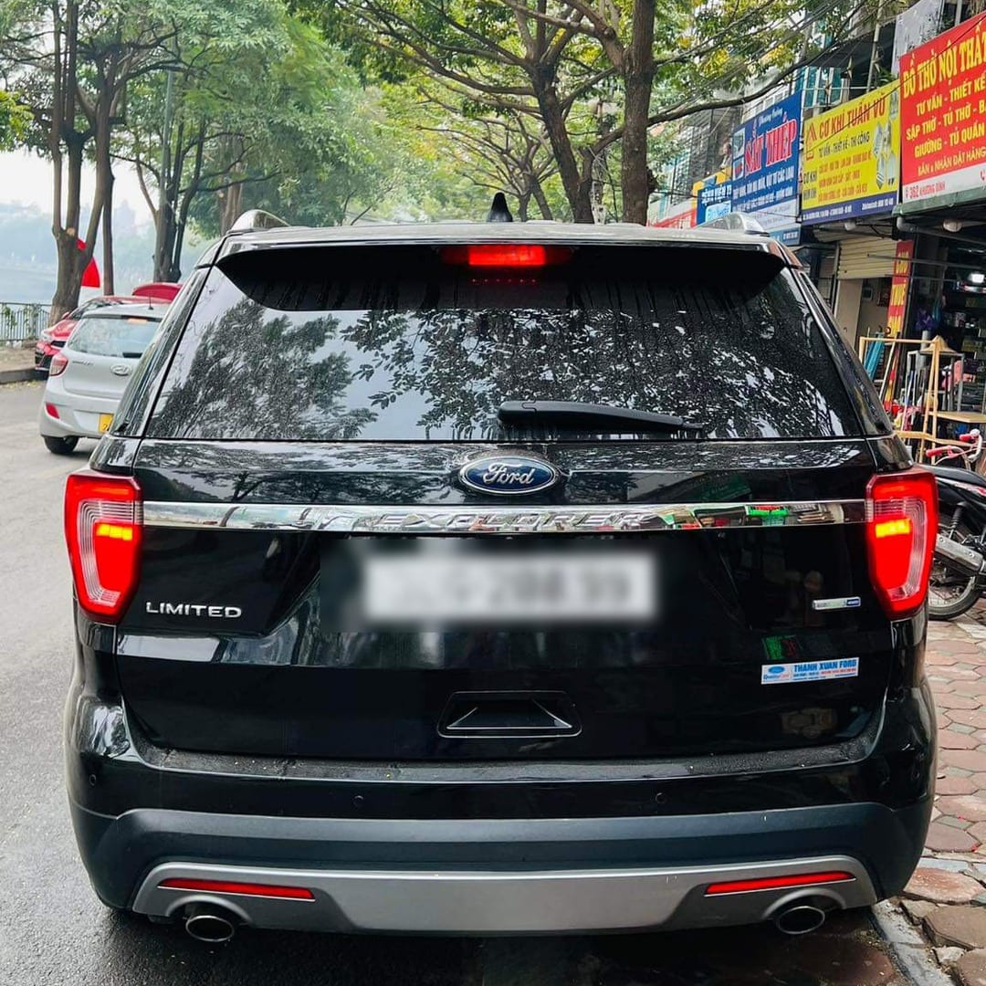 FORD EXPLORER 2016-2021 custom-fit car window sun shades — photo 4