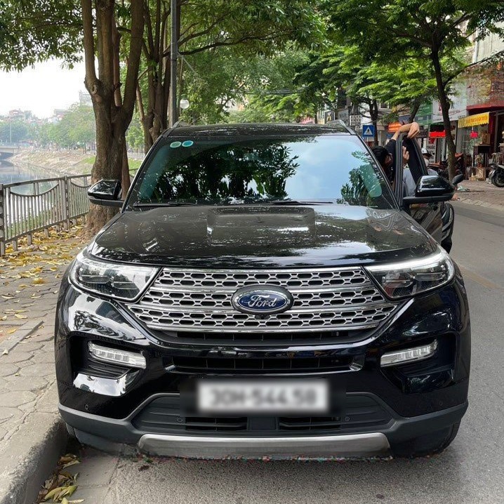 FORD EXPLORER 2023-2024 custom-fit car window sun shades — photo 1