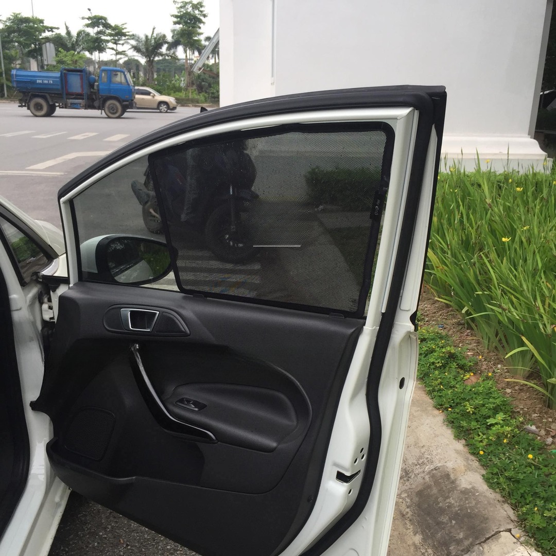 FORD FIESTA HATCHBACK custom-fit car window sun shades — photo 3