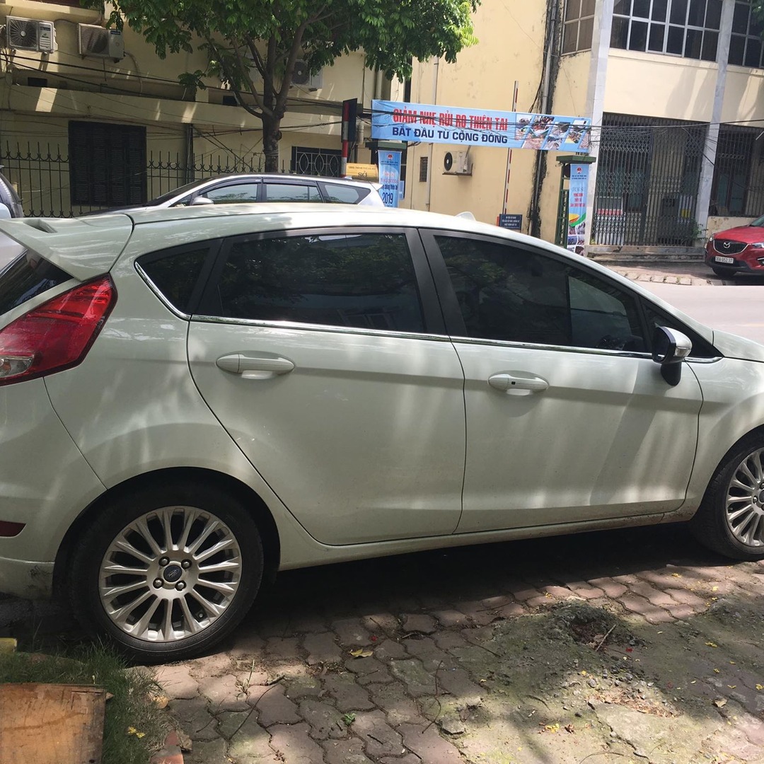 FORD FIESTA HATCHBACK custom-fit car window sun shades — photo 16
