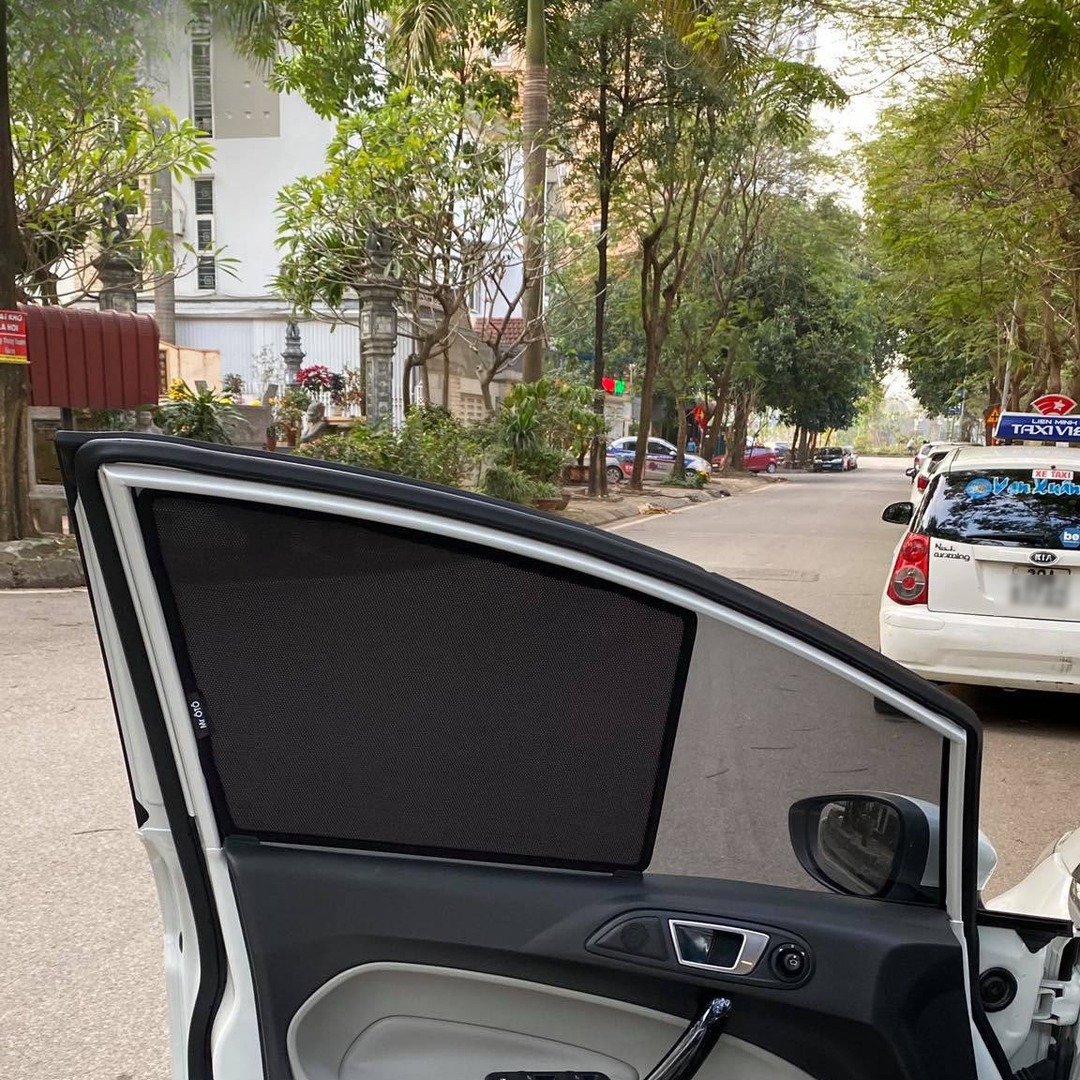 FORD FIESTA HATCHBACK custom-fit car window sun shades — photo 24