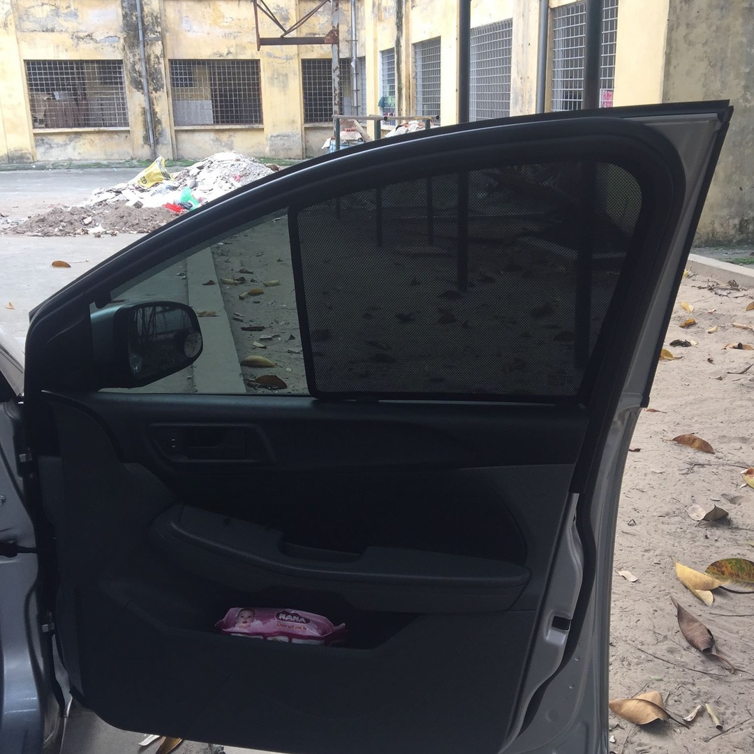FORD FOCUS HATCHBACK 2007-2013 custom-fit car window sun shades — photo 3