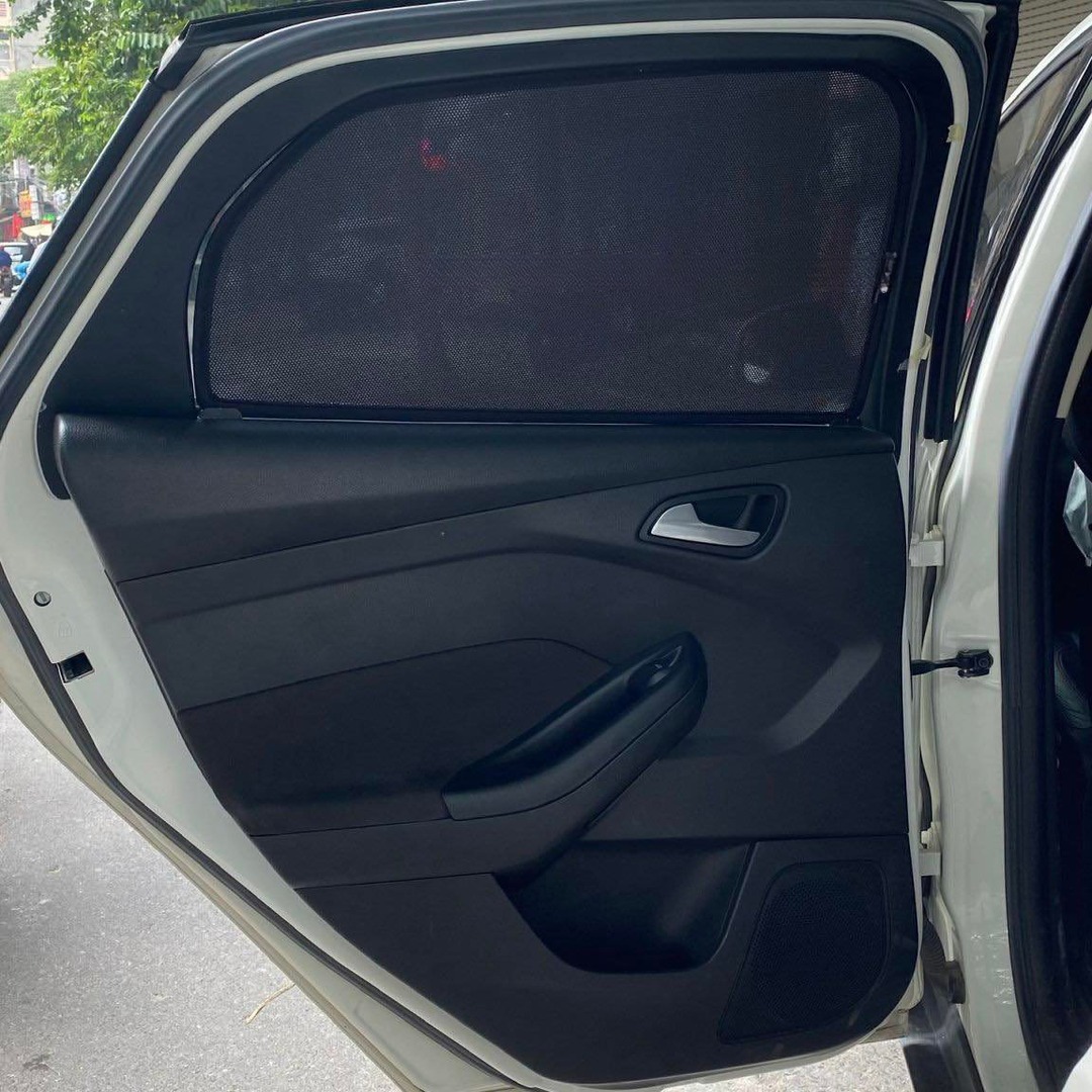 FORD FOCUS HATCHBACK 2014-2020 custom-fit car window sun shades — photo 2