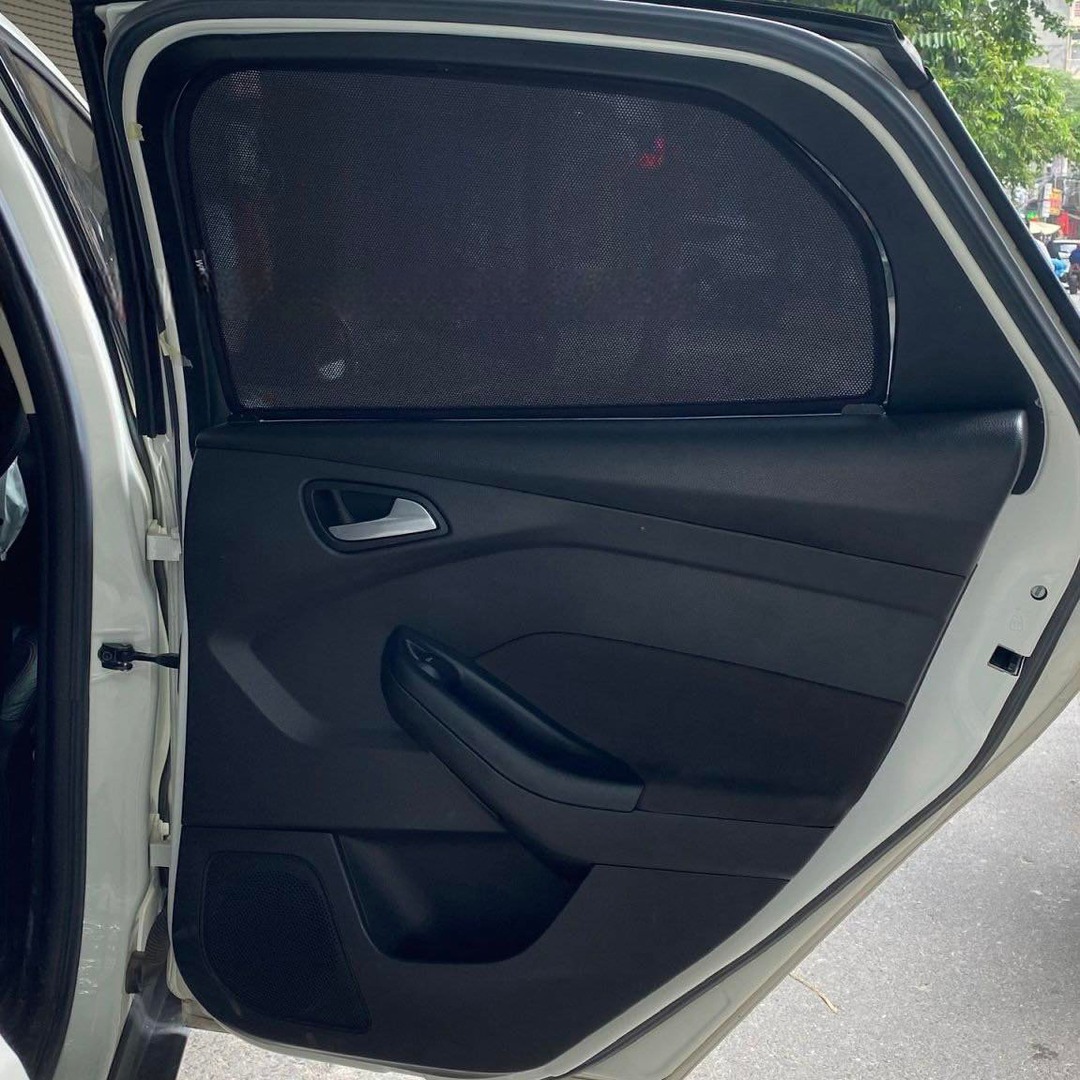 FORD FOCUS HATCHBACK 2014-2020 custom-fit car window sun shades — photo 5