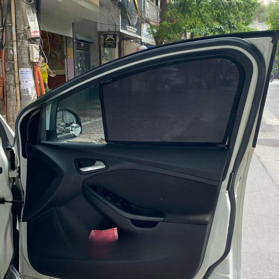 FORD FOCUS HATCHBACK 2014-2020 custom-fit car window sun shades — photo 6