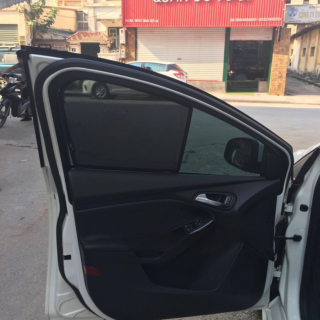 FORD FOCUS HATCHBACK 2014-2020 custom-fit car window sun shades — photo 9