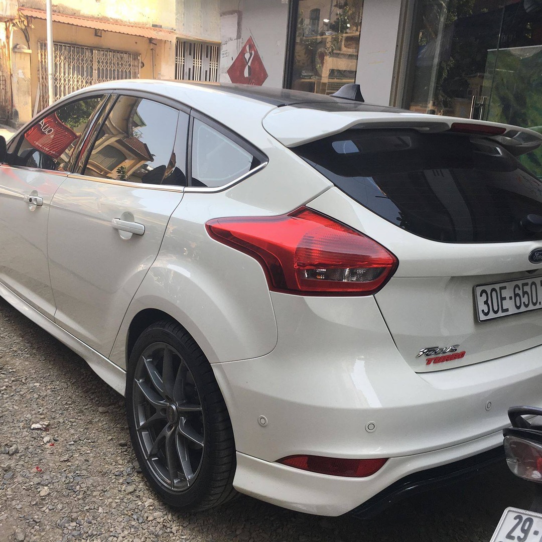 FORD FOCUS HATCHBACK 2014-2020 custom-fit car window sun shades — photo 10