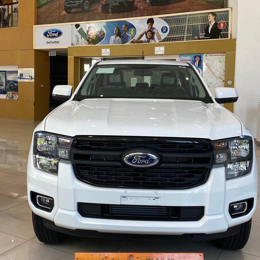 FORD RANGER 2022-2025 custom-fit car window sun shades — photo 1