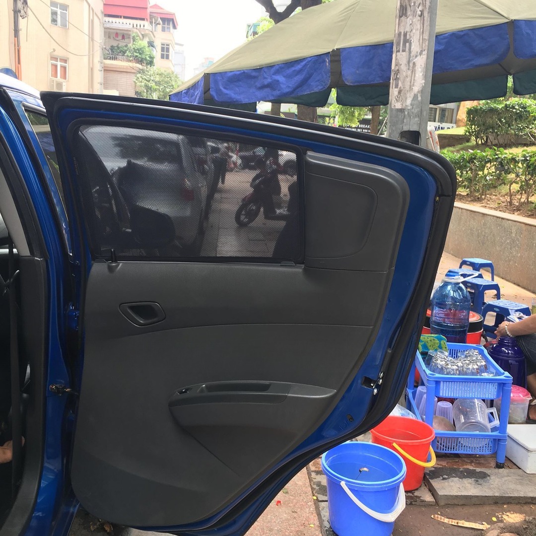 HOLDEN BARINA SPARK 2010-2017 car window sun shades — photo 3